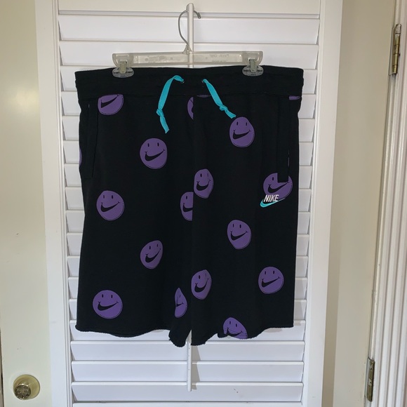 nike have a nice day shorts